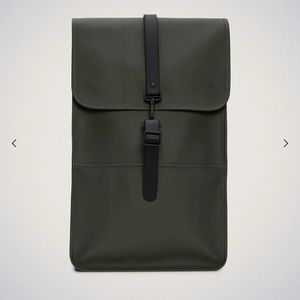 Nwt Rains evergreen / olive color backpack $110